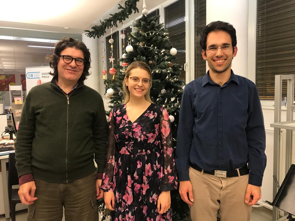 Predrag Krajnović sa svojim bivšim učenicima, sada profesorima gitare, Divnom Šimatović i Antunom Ivekovićem