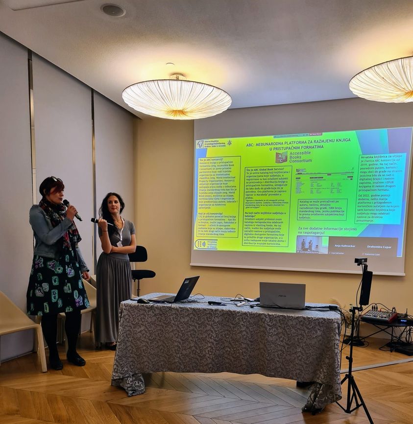 Karolina i Jelena na skupu u Zadru